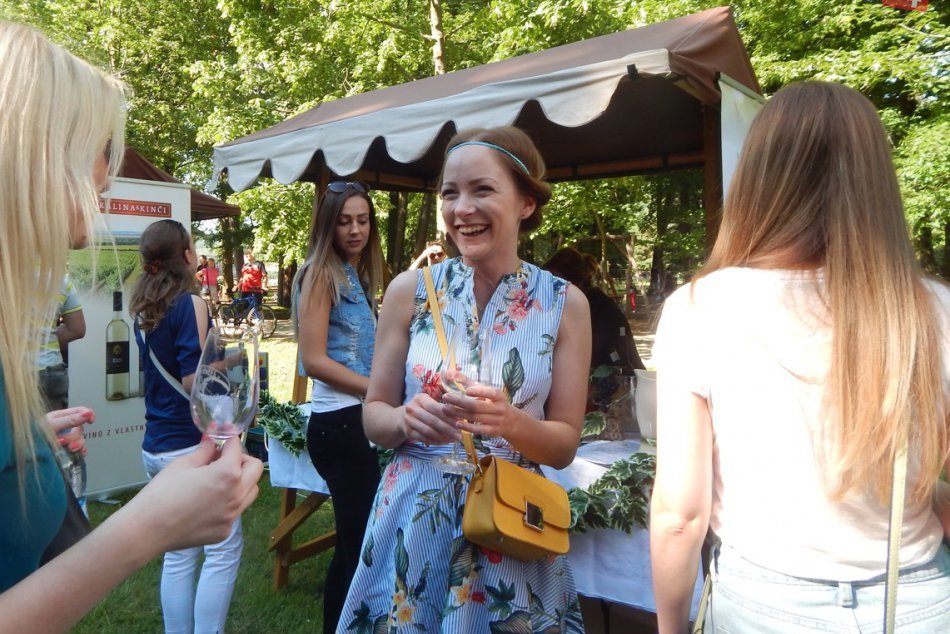 Ilustračný obrázok k článku Festival vína v žiarskom parku: Štrngneme si aj na nádvorí kaštieľa