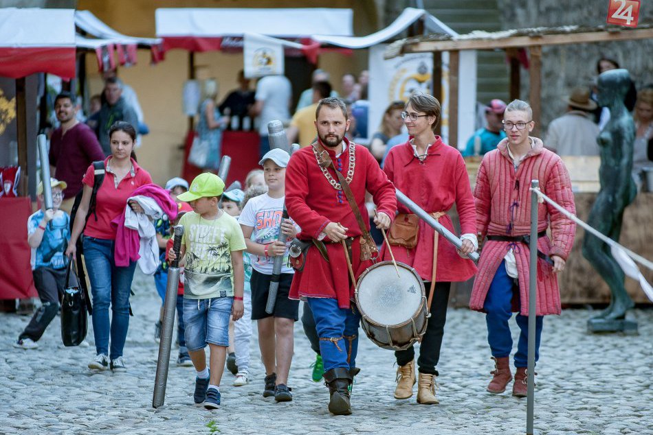 Ilustračný obrázok k článku Zvolenský zámok ožije hrdinskými rytiermi. Tešiť sa môžete na remeselníkov aj umelcov