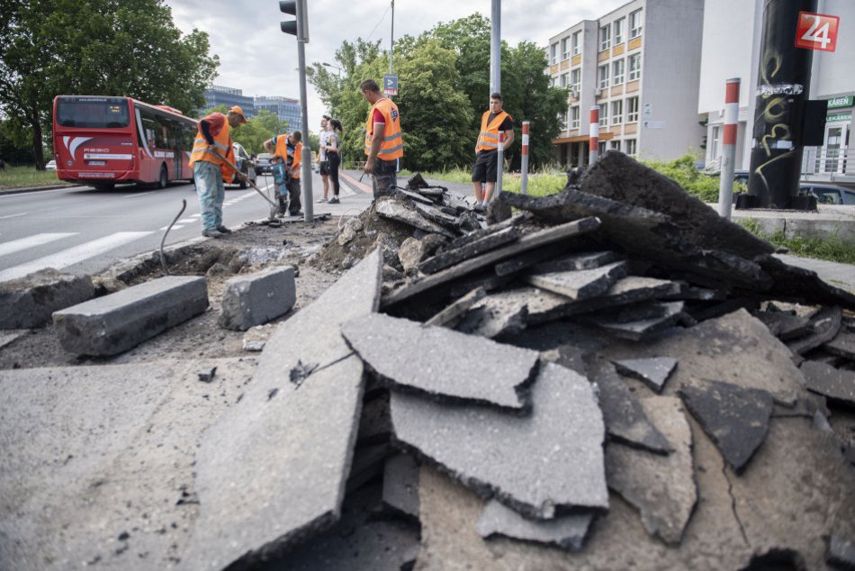 Ilustračný obrázok k článku V utorok začnú opravovať Brniansku cestu a Budatínsku ulicu