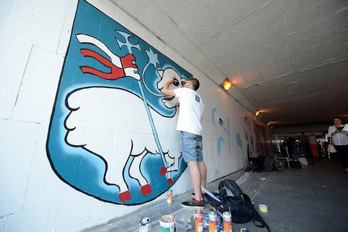 Ilustračný obrázok k článku Filip (27) k maľovaniu podchodu na Hasičskej: Nevidel som ani jednu zamračenú tvár, FOTO