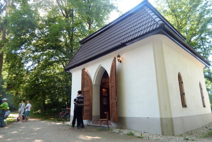 Ilustračný obrázok k článku Domček v žiarskom parku už víta návštevníkov: Nakuknite dnu, FOTO