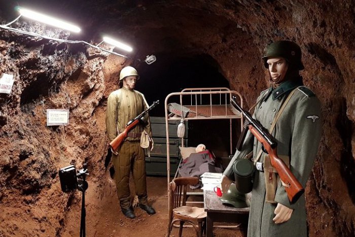 Ilustračný obrázok k článku Novinkami na Fiľakovskom hrade sú nová expozícia a brána