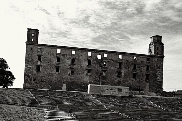 Ilustračný obrázok k článku Bratislavský hrad vyhorel pred 207 rokmi. Viac ako storočie z neho bola ruina