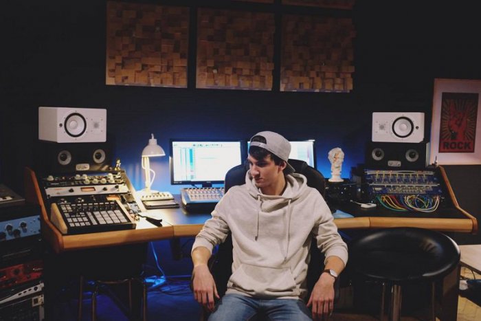 Ilustračný obrázok k článku Slovenský Kygo? Známeho producenta z Lučenca právom prirovnávajú k top hudobníkovi