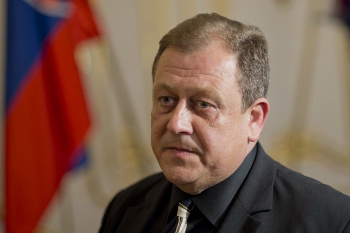 Ilustračný obrázok k článku Ďalšie meno v prezidentskom boji: Hlavou štátu by chcel byť aj Oskar Fegyveres