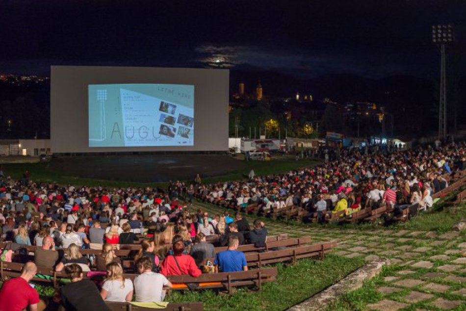 Ilustračný obrázok k článku August na bystrickom amfiteátri? Filmové NOVINKY aj Old Shatterhand v unikátnom formáte