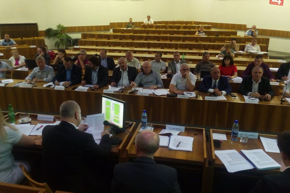 Ilustračný obrázok k článku Veľké POROVNANIE dvoch volieb v Považskej: Títo poslanci si polepšili