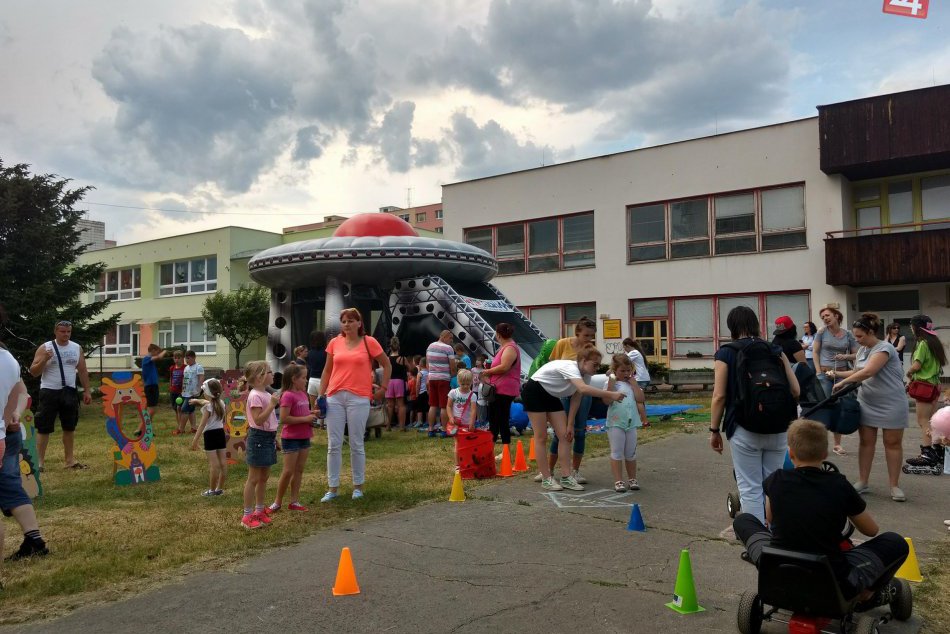 Ilustračný obrázok k článku Veľká fotogaléria: Svoj deň si užili tí najmenší na sídlisku Západ