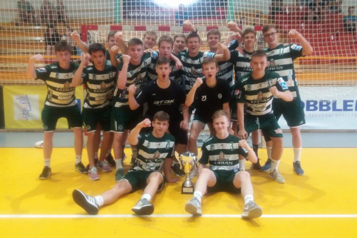 Ilustračný obrázok k článku Hádzanárom Tatrana Prešov rastú mladí nasledovníci: Dorast získal prestížny pohár