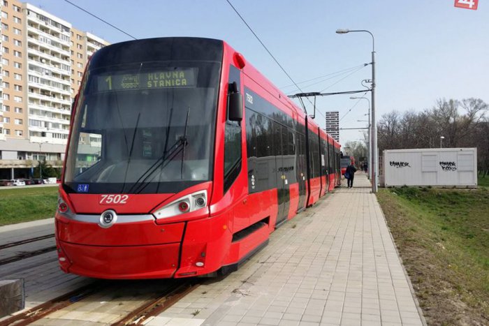 Ilustračný obrázok k článku Električka v Petržalke: Spustili výzvu na urýchlenie predĺženia trate
