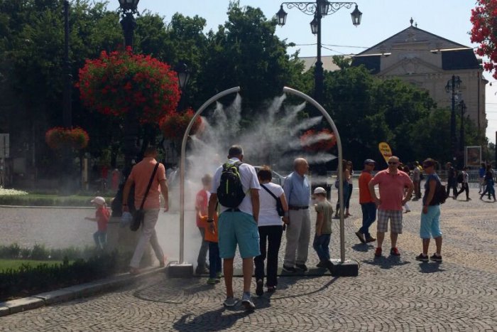 Ilustračný obrázok k článku Leto v Bratislave aj tento rok spríjemnia rozprašovače vodnej hmly