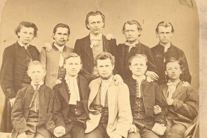 Ilustračný obrázok k článku Od 1. maturít v Revúcej ubehlo 150 rokov. Takto vyzerali témy skúšok dospelosti