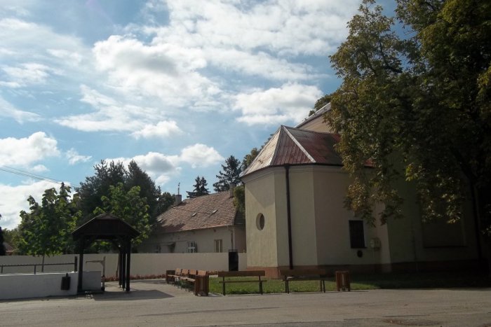 Ilustračný obrázok k článku V Dlhej nad Váhom majú novú údržbu: Príležitosť dostala miestna spoločnosť