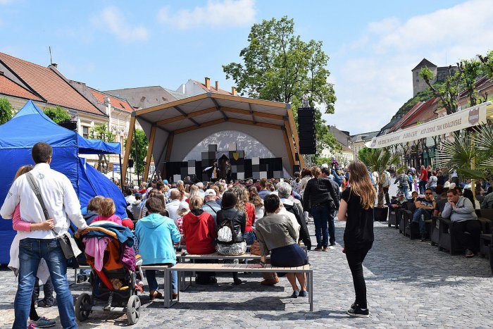 Ilustračný obrázok k článku Úvod leta má čo ponúknuť: TOP 10 júnových akcií v Trenčíne a okolí