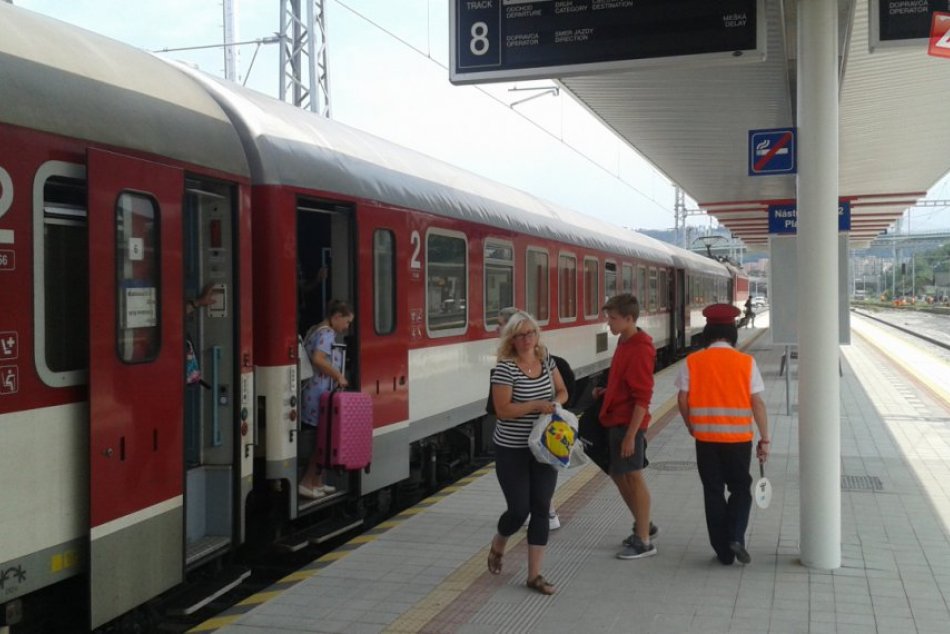 Ilustračný obrázok k článku Rekonštrukciu železnice pri Považskej zatiahne EÚ: Vieme, kedy má byť dokončená