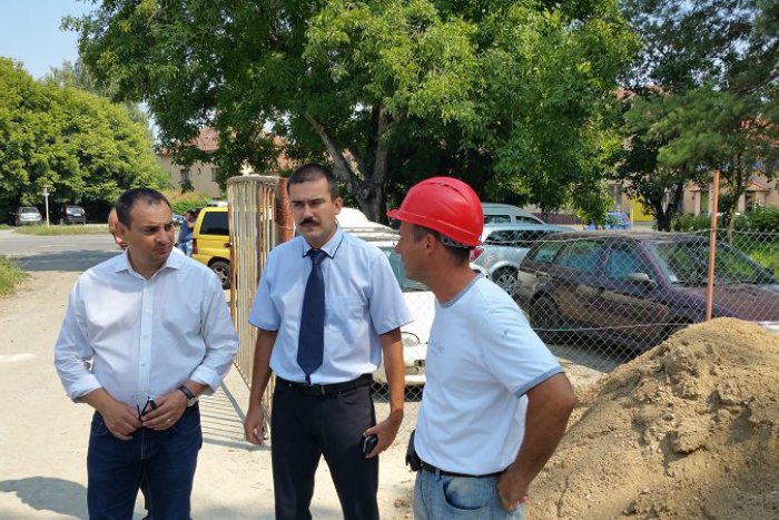 Ilustračný obrázok k článku Primátor Fiľakova vstupuje do vysokej politiky, voči stranám mal doteraz averziu