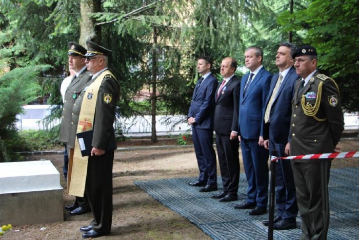 Ilustračný obrázok k článku Hold obetiam Kragujevskej vzbury: V Trenčíne si uctili sté výročie krvavej tragédie, FOTO