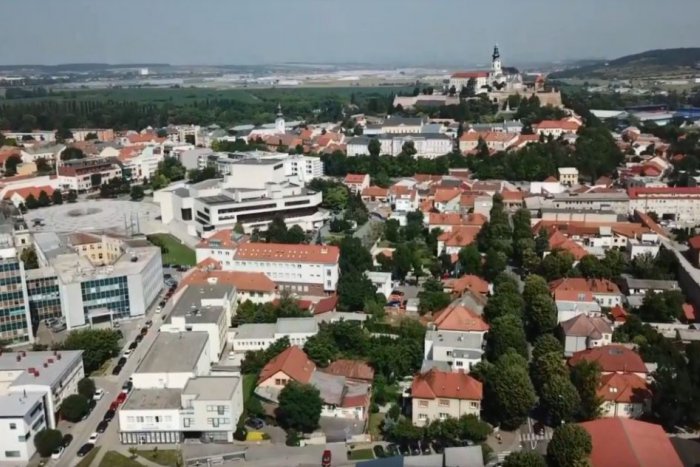 Ilustračný obrázok k článku Čo sa zmenilo? Najnovšie zábery Nitry z vtáčej perspektívy, VIDEO