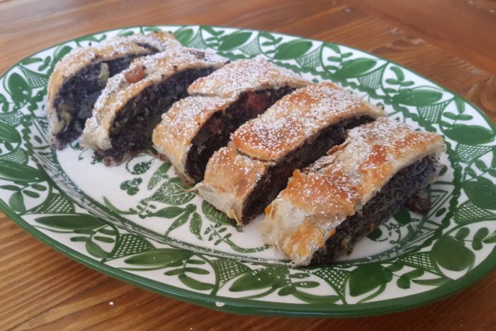 Ilustračný obrázok k článku TIP gazdinkám: Neviete čím potešiť rodinu? Upečte im rebarborovú štrúdľu!