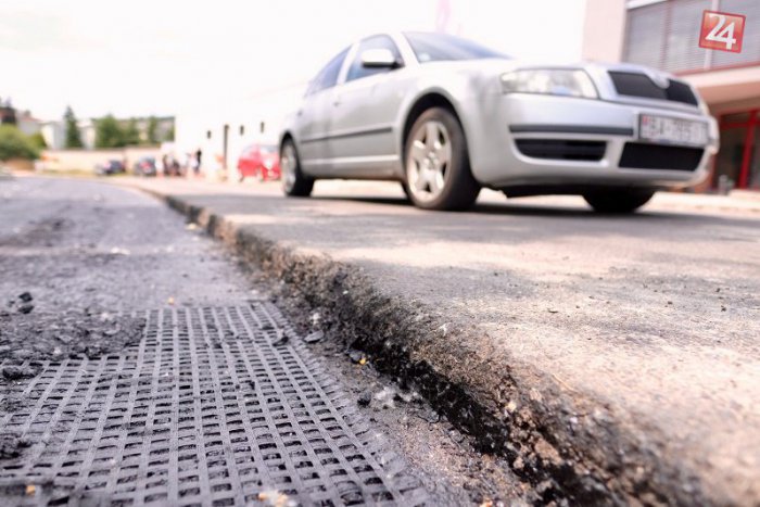 Ilustračný obrázok k článku Vodiči sa majú na čo tešiť! Cestu medzi Jarovcami a Rusovcami konečne opravia