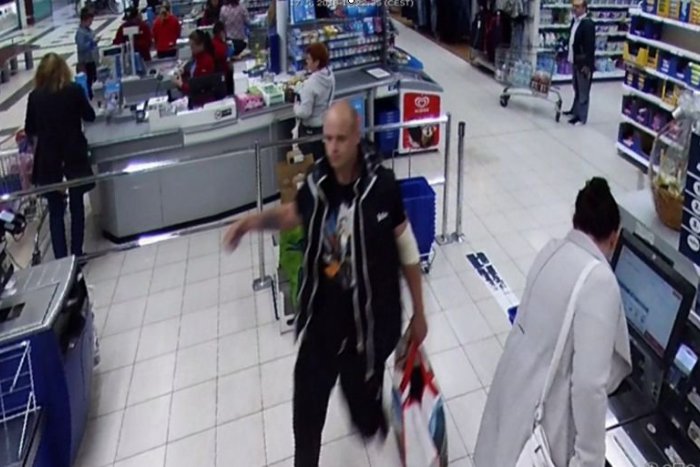 Ilustračný obrázok k článku Vo zvolenskom hypermarkete úradoval zlodej. Ulakomil sa na zubné kefky, TOTO si dovolil k SBS