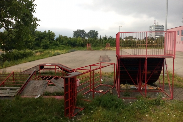 Ilustračný obrázok k článku FOTO: Prakticky už neexistuje. Obnovia humenský skatepark za športovou halou