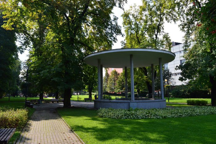 Ilustračný obrázok k článku Nové VIZUALIZÁCIE: Budúcnosť Hlinkovho námestia a Sadu SNP v rukách poslancov