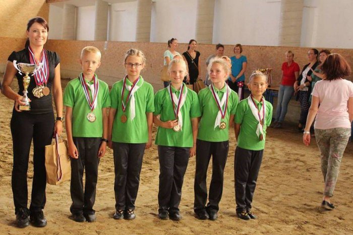 Ilustračný obrázok k článku Šalianski voltižéri úspešní na pretekoch: Odmenou im boli medialy na krku, FOTO