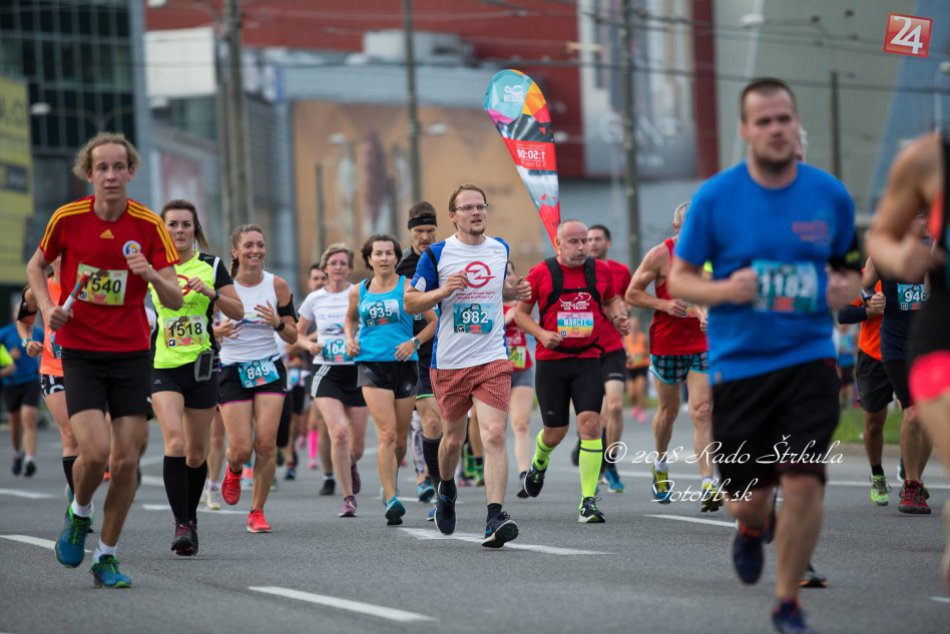 Ilustračný obrázok k článku FOTO: Nočný Banskobystrický maratón s neopakovateľnou atmosférou a rekordnou účasťou