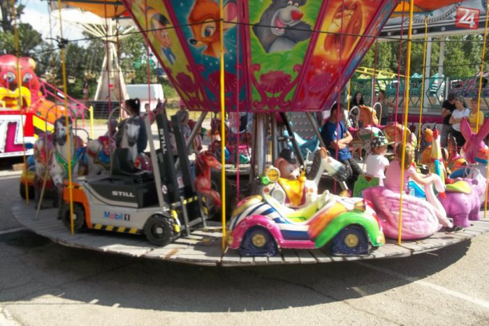 Ilustračný obrázok k článku Onedlho štartujú oslavy v Tešedíkove: Bude aj retro disco