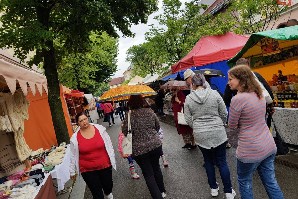 Ilustračný obrázok k článku V Mikuláši odštartovali Stoličné dni: Prvé FOTO z námestia