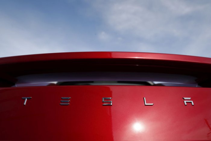 Ilustračný obrázok k článku Tesla redukuje náklady: Prepustí viac ako 3000 zamestnancov