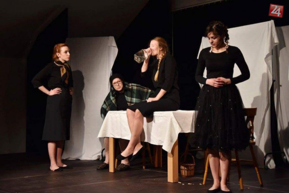 Ilustračný obrázok k článku V Ľupči obnovili zaniknutý divadelný súbor. Zabodoval premiérou, úspechy žal aj na súťaži