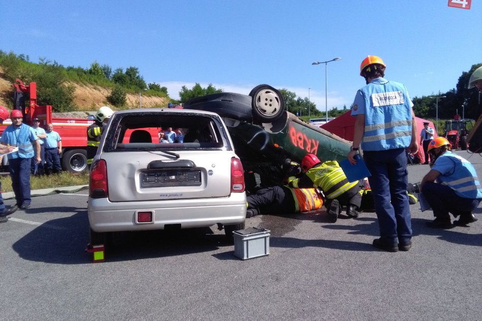 Ilustračný obrázok k článku FOTO: V Bystrici si merajú sily najtvrdší hasiči. Prihlásená je aj jedna žena