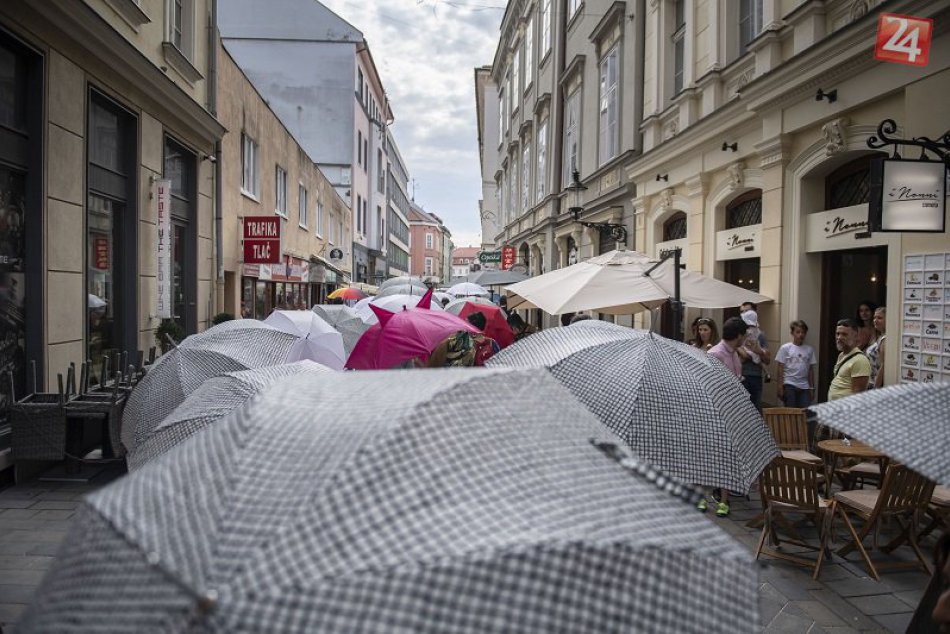 Ilustračný obrázok k článku Slnečné počasie vystrieda zamračená obloha: Na celom Slovensku hrozia búrky