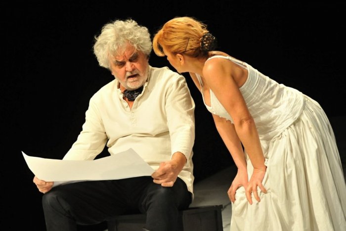 Ilustračný obrázok k článku Herec Ján Kožuch oslávil 70. rokov: Jeho hlas vám pripomenie Hercula Poirota