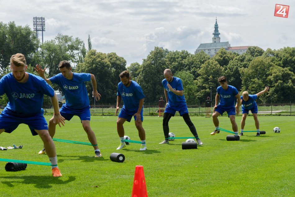 Ilustračný obrázok k článku Futbalisti Nitry sa vrátili na štadión pod Zoborom: Začala sa im príprava, FOTO