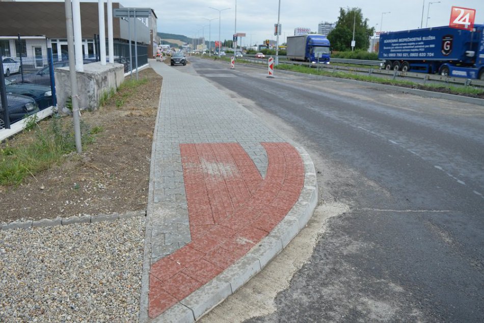 Ilustračný obrázok k článku FOTO: Frézovanie Zvolenskej cesty aj práce na cyklotrase. V Bystrici vládne stavebný ruch