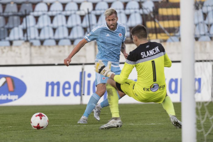 Ilustračný obrázok k článku Talentovaný brankár Tatrana Prešov prestupuje: Slančík posilnil Dunajskú Stredu