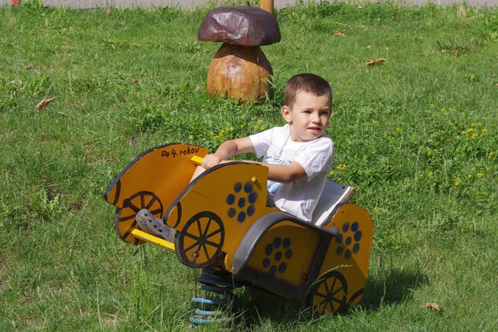 Ilustračný obrázok k článku Ružinov zrevitalizuje počas prázdnin detské ihrisko v Ružovej doline