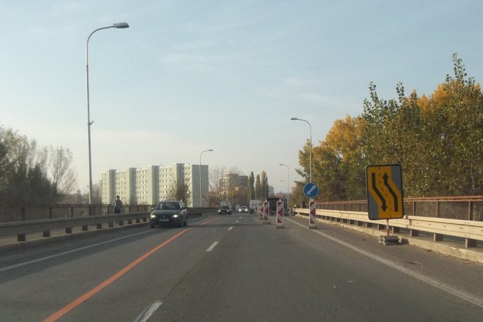 Ilustračný obrázok k článku Most v Šali vynovili v roku 1976: Mohli ste po ňom ísť aj osemdesiatkou!