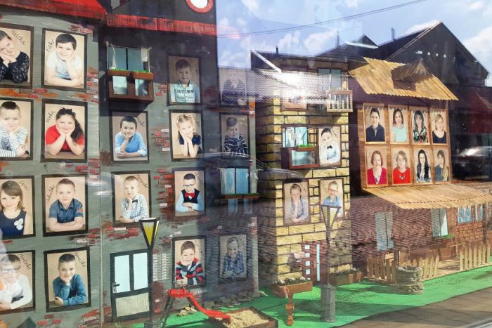 Ilustračný obrázok k článku Víťaz súťaže o najkrajšie predškolácke tablo je známy: Spoločná práca zožala úspech