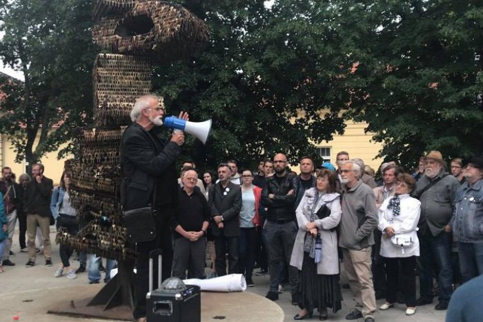 Ilustračný obrázok k článku VIDEO: Po pauze vyšli ľudia do ulíc na protest iniciatívy Za slušné Slovensko