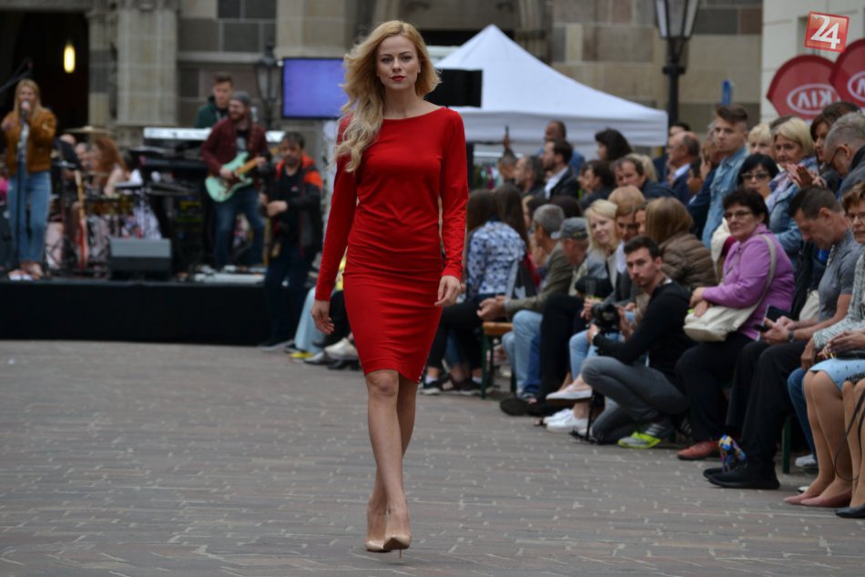 Ilustračný obrázok k článku VIDEO: Na netradičnom móle sa stretli móda a umenie v podaní krásnych žien