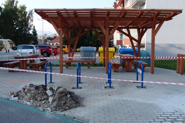 Ilustračný obrázok k článku Praktická novinka na mikulášskom odpočívadle: Inovácia, ktorá poteší hlavne cyklistov