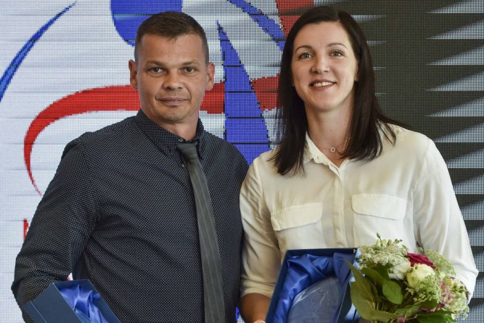 Ilustračný obrázok k článku Slovensko spoznalo hádzanárov roka: Prestížnu cenu získal Antl a Školková