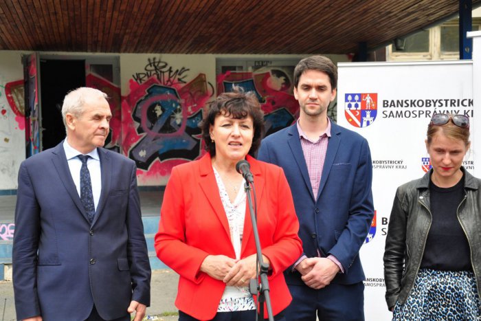 Ilustračný obrázok k článku Bývalé zvolenské gymnázium už nebude strašiť obyvateľov. Kraj začína s rekonštrukciou