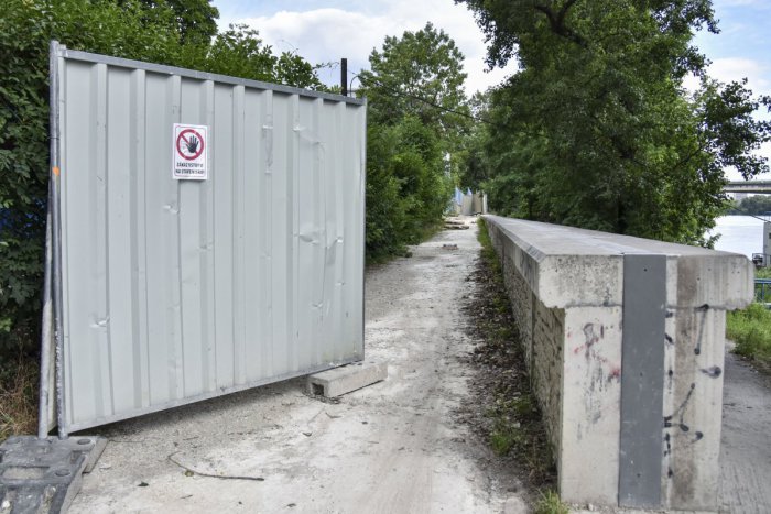 Ilustračný obrázok k článku Karlova Ves žiada urýchlenie prác na protipovodňovej bariére