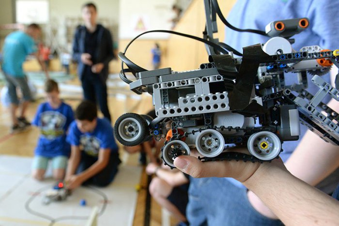 Ilustračný obrázok k článku Skvelá reprezentácia mesta: Gymnazisti priviezli do Zámkov titul Majstrov sveta!