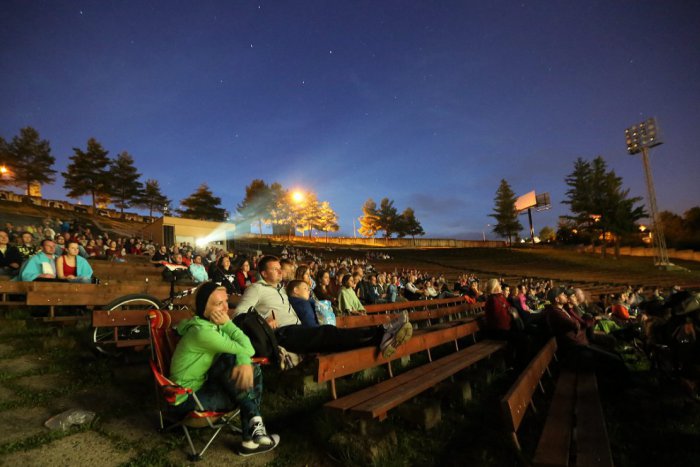 Ilustračný obrázok k článku Prázdninové stredy v Mikuláši budú patriť letnému kinu: Pozrite si kompletný program